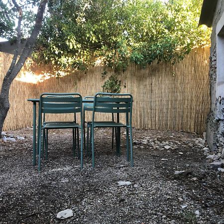 Maisonnette Independante Avec Jardin/Patio Nîmes Dış mekan fotoğraf