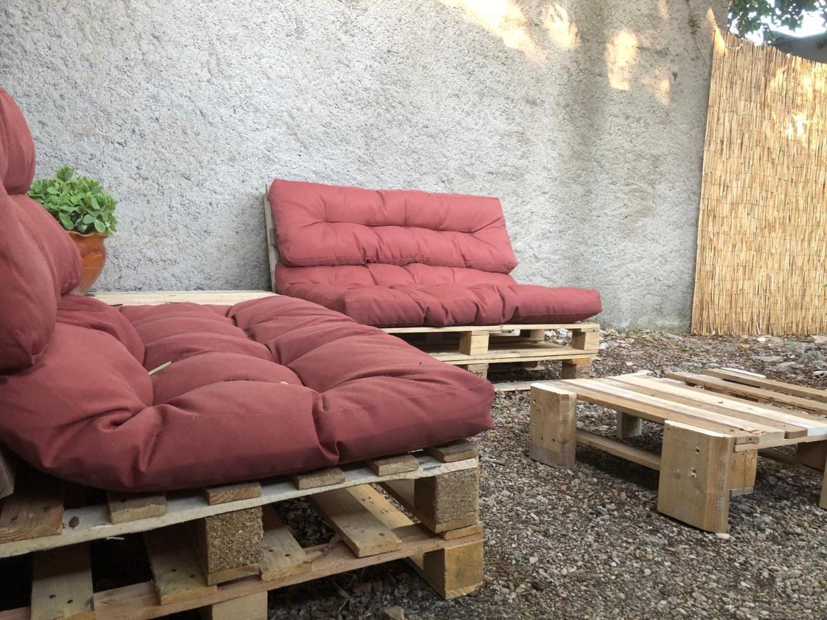 Maisonnette Independante Avec Jardin/Patio Nîmes Dış mekan fotoğraf